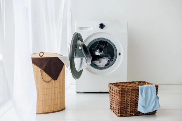 Jak prać ubrania - w ilu stopniach i jak często je prać?